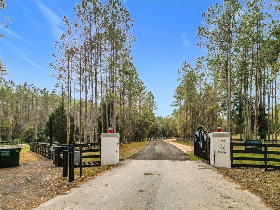 Active With Contract: $1,200,000 (2 beds, 1 baths, 1390 Square Feet)