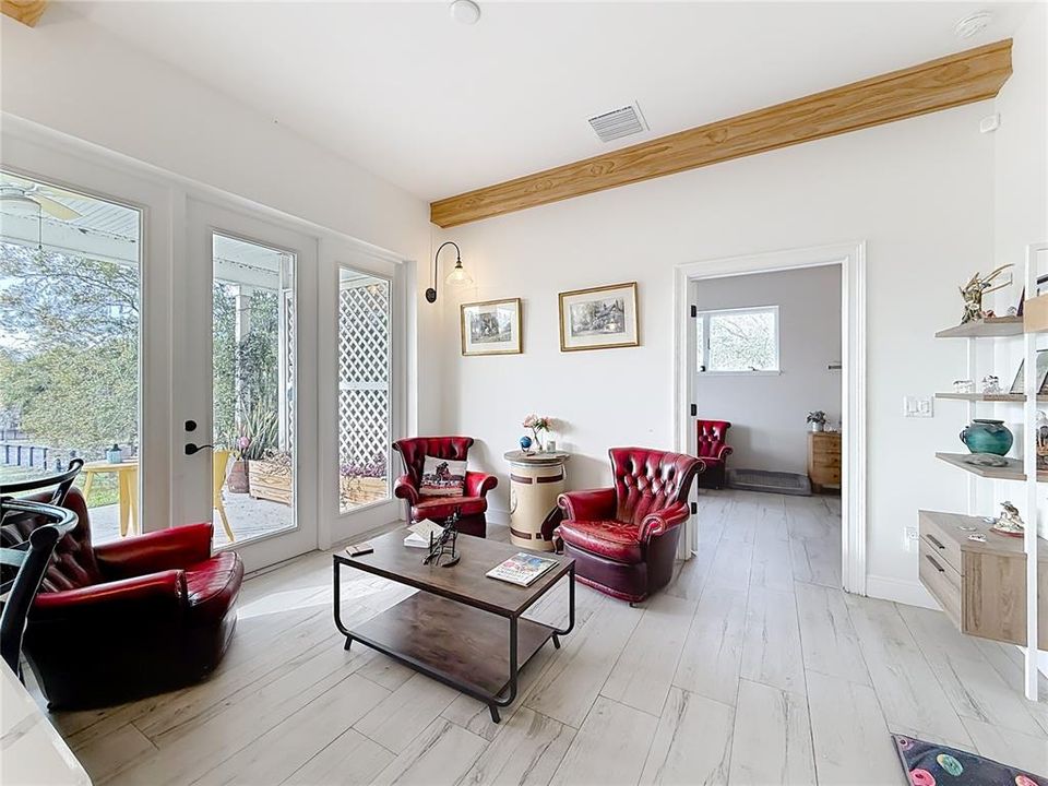 Active With Contract: $1,200,000 (2 beds, 1 baths, 1390 Square Feet)