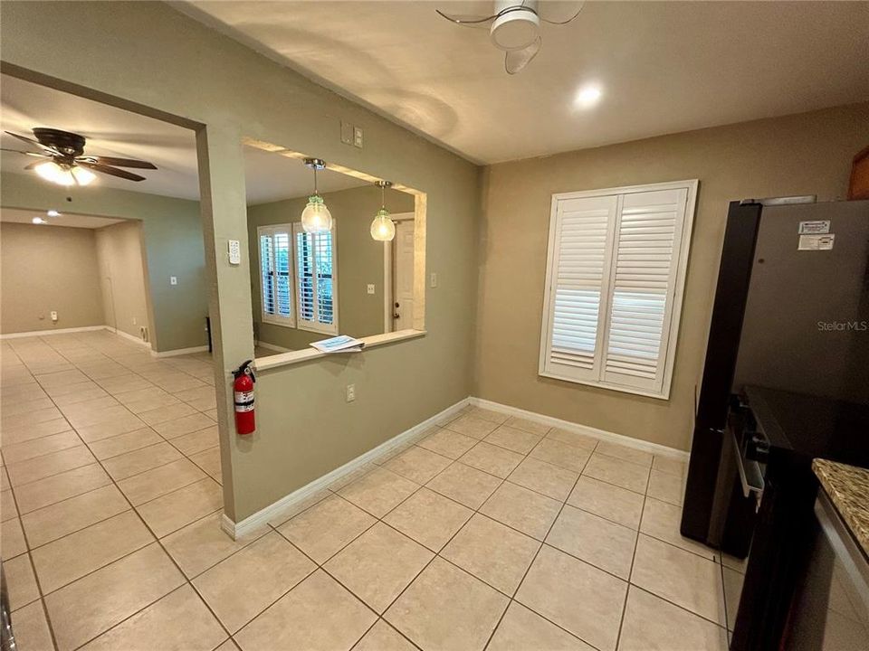 На продажу: $189,900 (2 спален, 1 ванн, 1124 Квадратных фут)