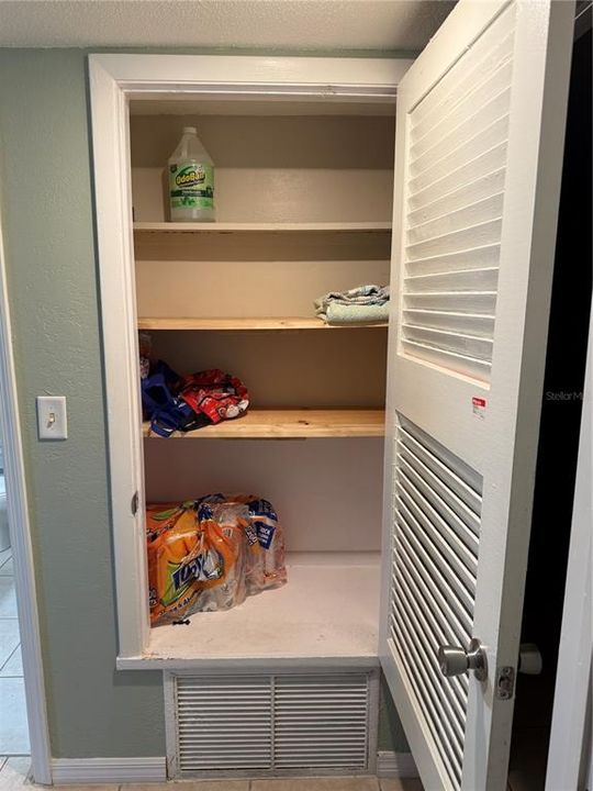 На продажу: $189,900 (2 спален, 1 ванн, 1124 Квадратных фут)