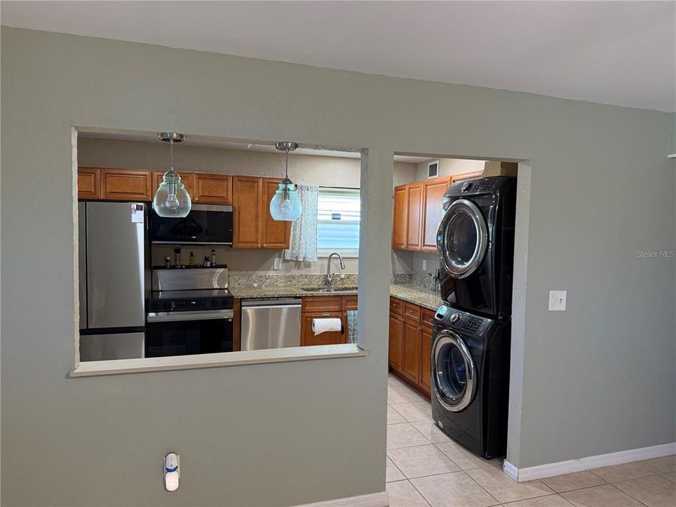 На продажу: $189,900 (2 спален, 1 ванн, 1124 Квадратных фут)