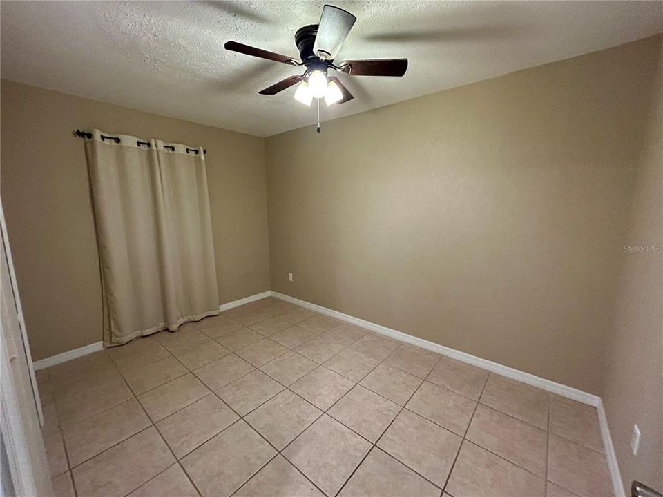 На продажу: $189,900 (2 спален, 1 ванн, 1124 Квадратных фут)