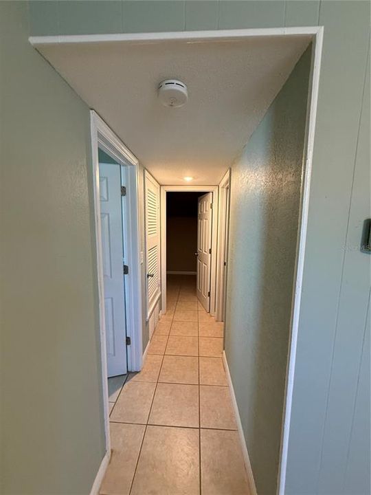 На продажу: $189,900 (2 спален, 1 ванн, 1124 Квадратных фут)