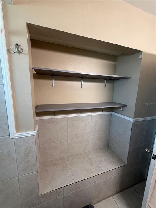 На продажу: $189,900 (2 спален, 1 ванн, 1124 Квадратных фут)