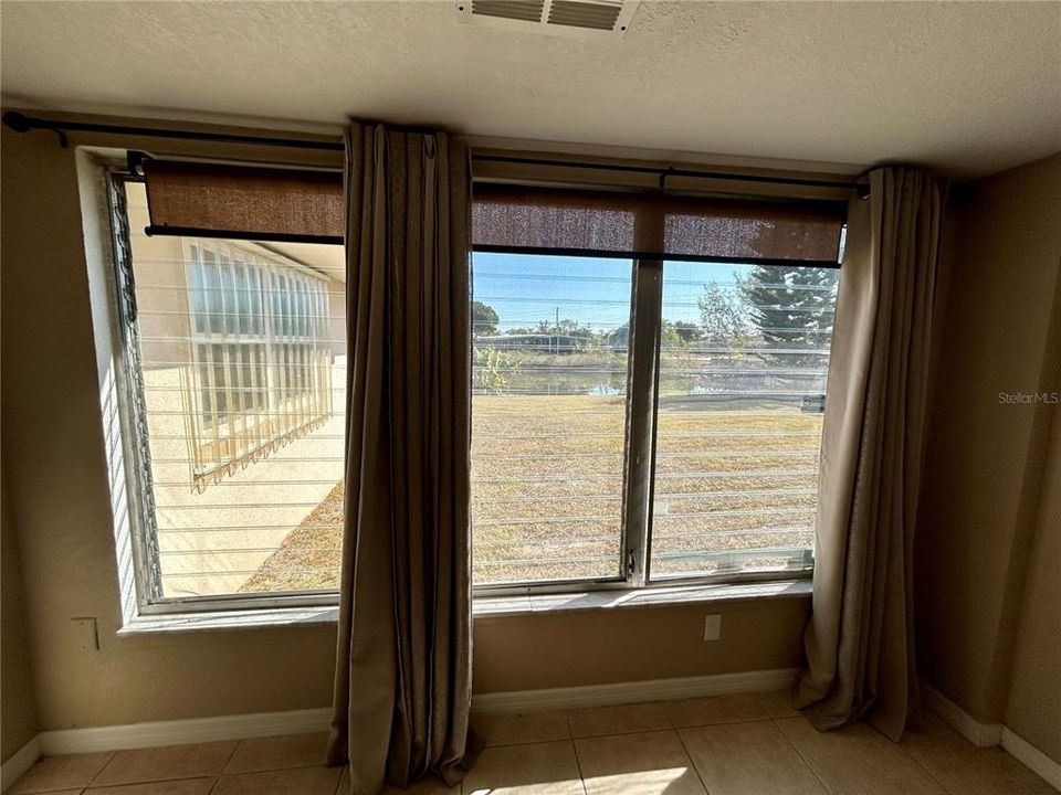 На продажу: $189,900 (2 спален, 1 ванн, 1124 Квадратных фут)