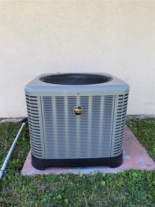 На продажу: $189,900 (2 спален, 1 ванн, 1124 Квадратных фут)