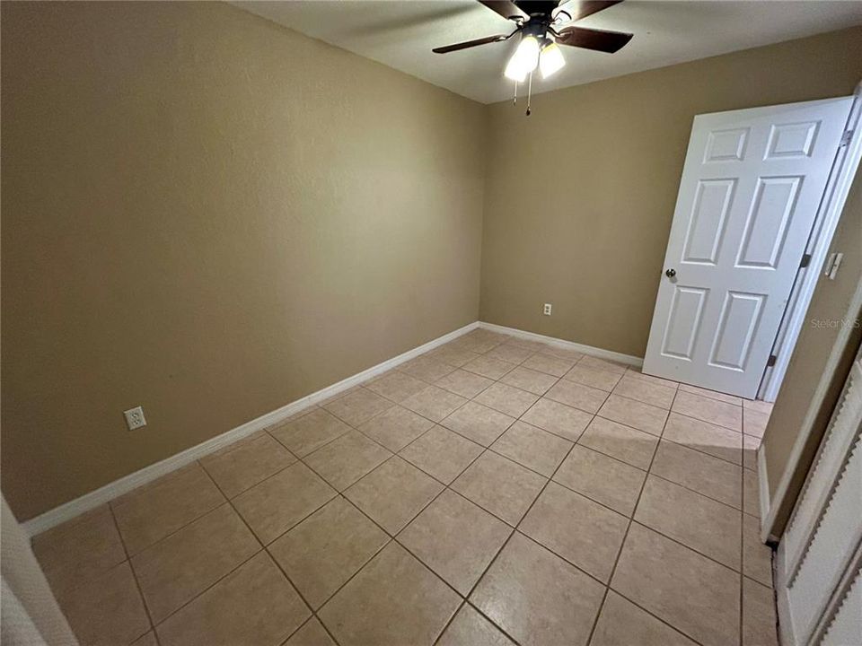 На продажу: $189,900 (2 спален, 1 ванн, 1124 Квадратных фут)