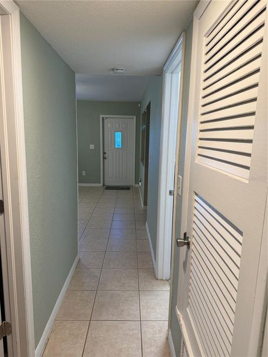 На продажу: $189,900 (2 спален, 1 ванн, 1124 Квадратных фут)