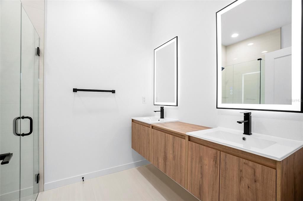 En Venta: $349,000 (3 camas, 2 baños, 1229 Pies cuadrados)