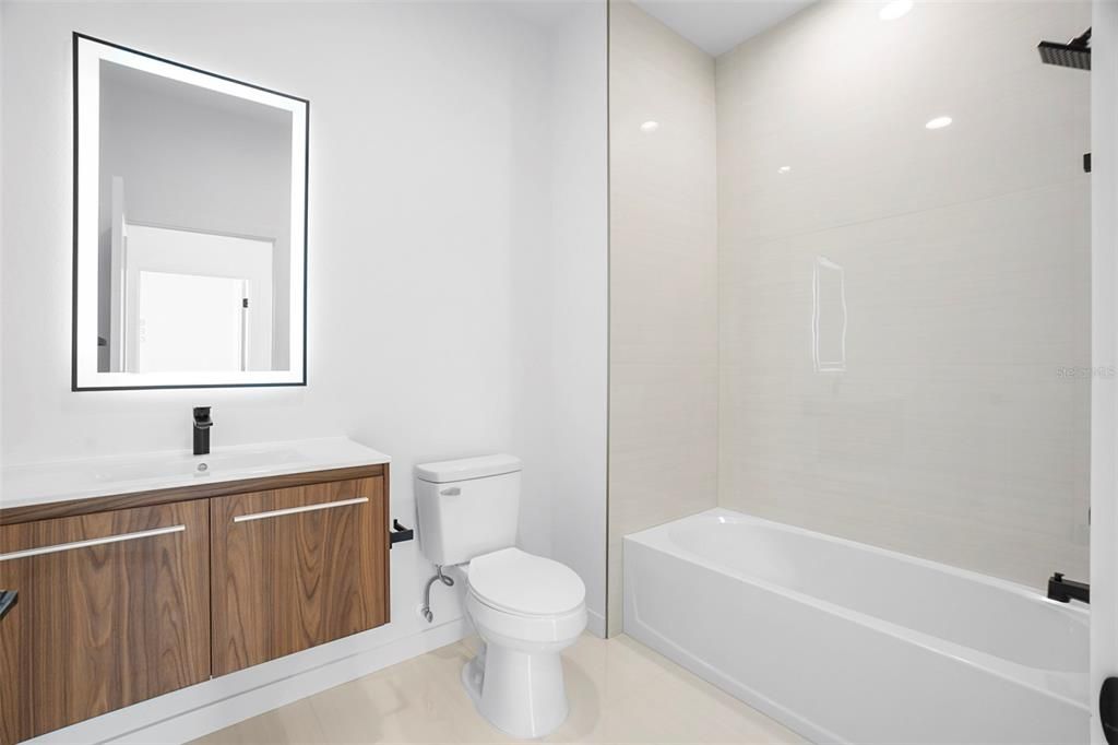 En Venta: $349,000 (3 camas, 2 baños, 1229 Pies cuadrados)