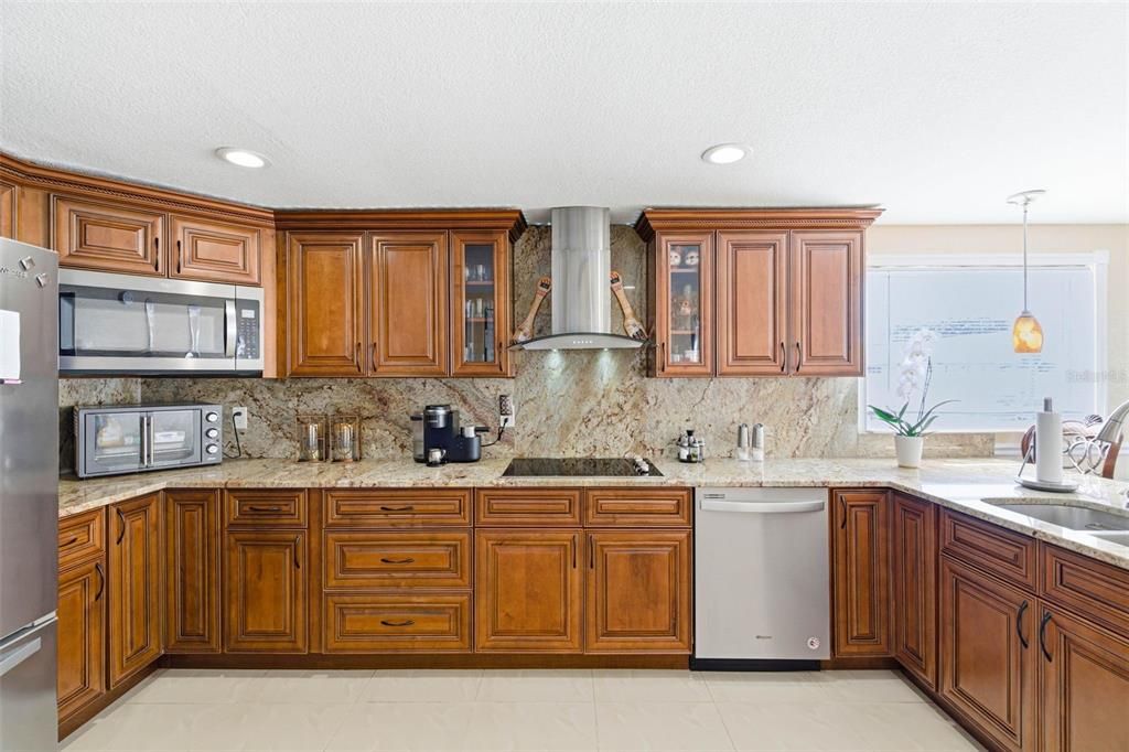 For Sale: $485,000 (4 beds, 3 baths, 1566 Square Feet)