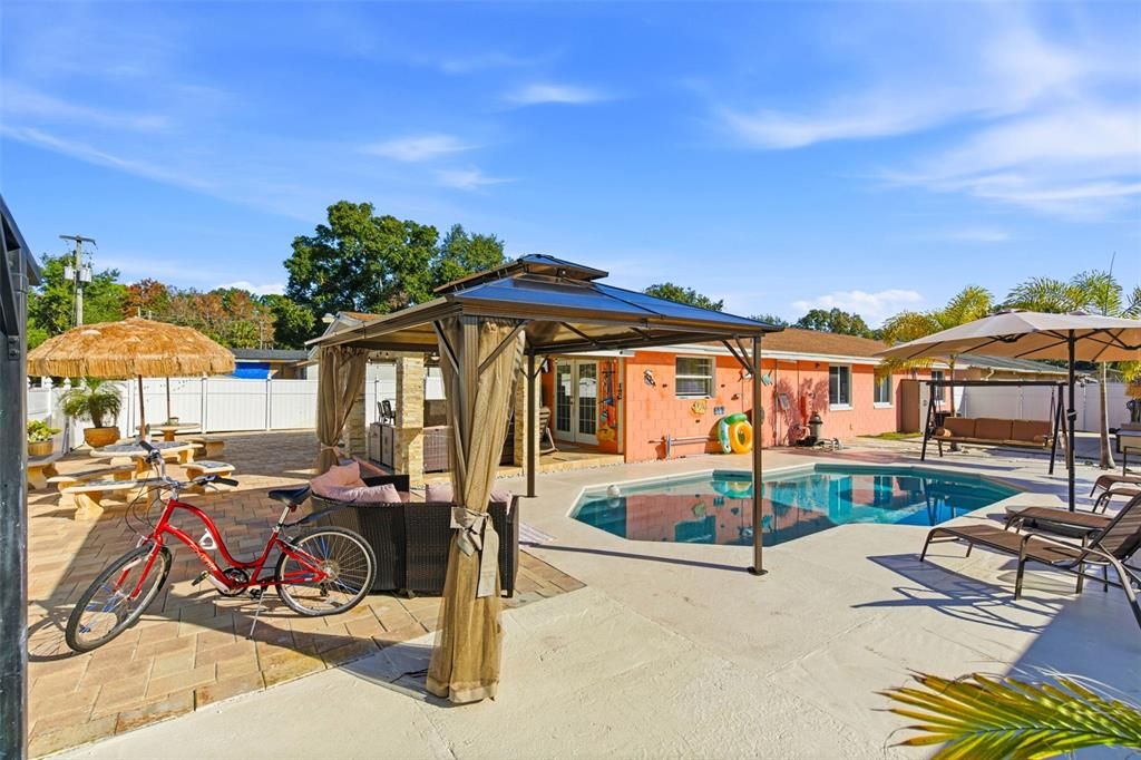 For Sale: $485,000 (4 beds, 3 baths, 1566 Square Feet)