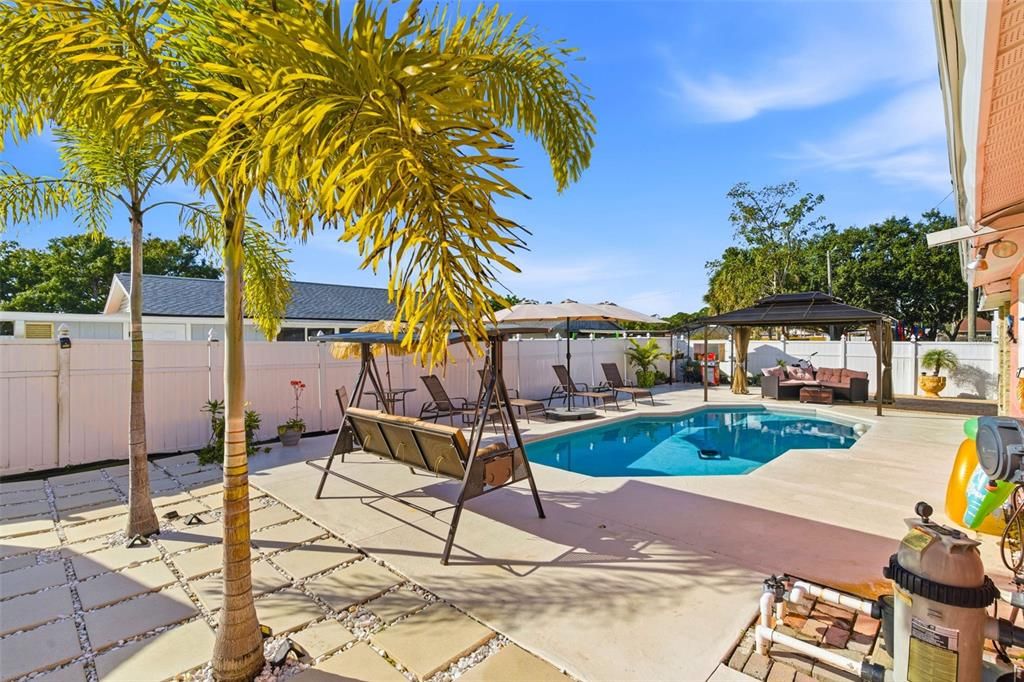 For Sale: $485,000 (4 beds, 3 baths, 1566 Square Feet)