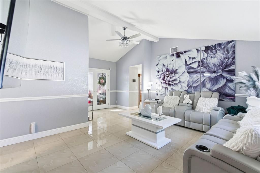 For Sale: $485,000 (4 beds, 3 baths, 1566 Square Feet)