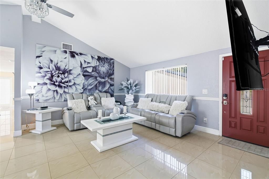 For Sale: $485,000 (4 beds, 3 baths, 1566 Square Feet)