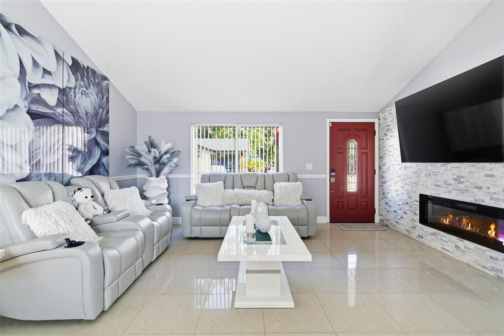 For Sale: $485,000 (4 beds, 3 baths, 1566 Square Feet)