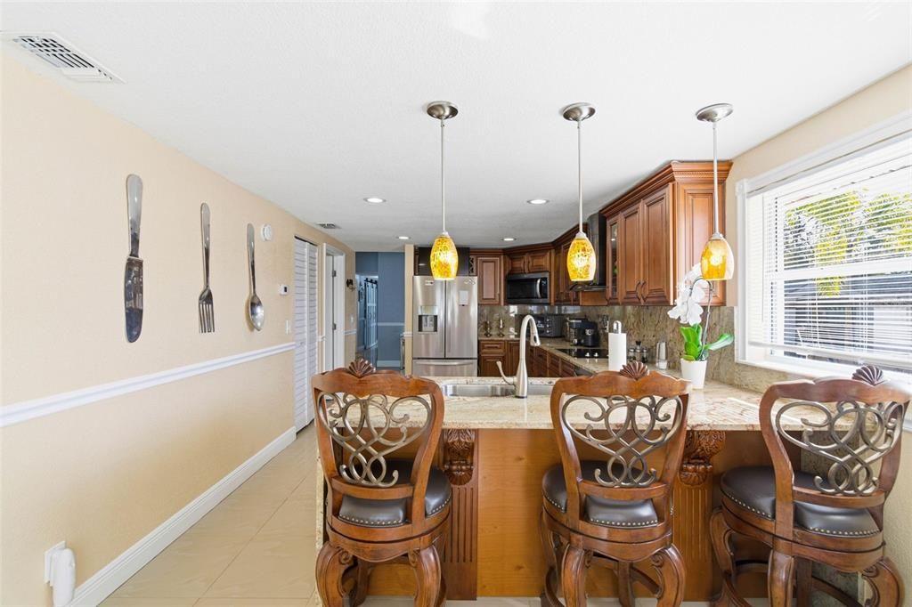 For Sale: $485,000 (4 beds, 3 baths, 1566 Square Feet)