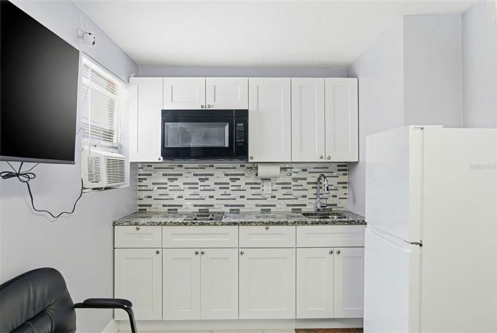 For Sale: $485,000 (4 beds, 3 baths, 1566 Square Feet)