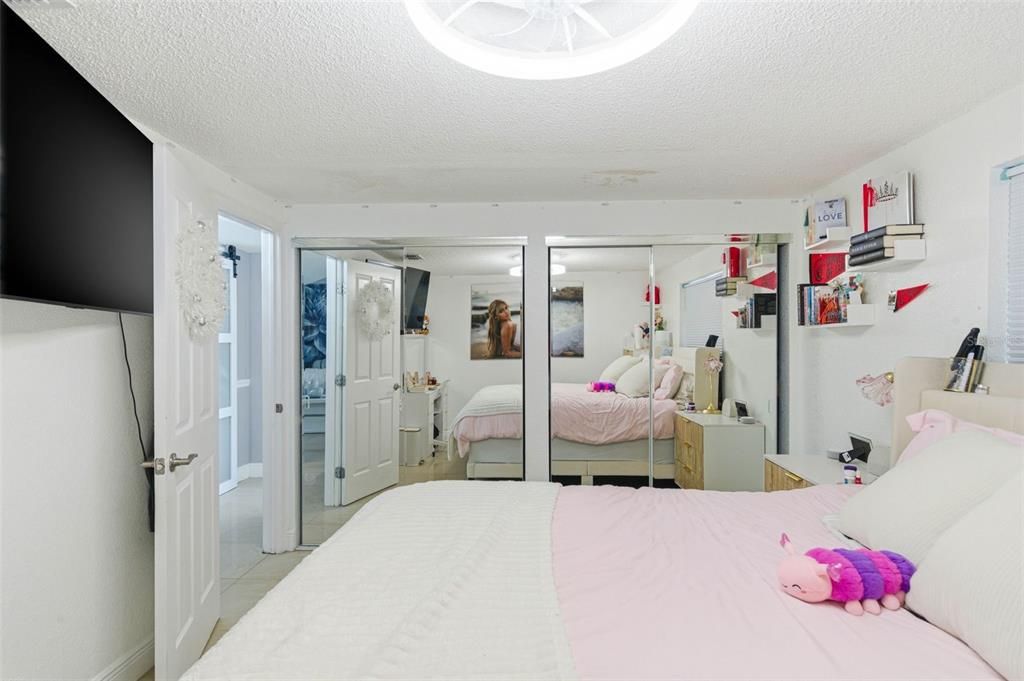 For Sale: $485,000 (4 beds, 3 baths, 1566 Square Feet)