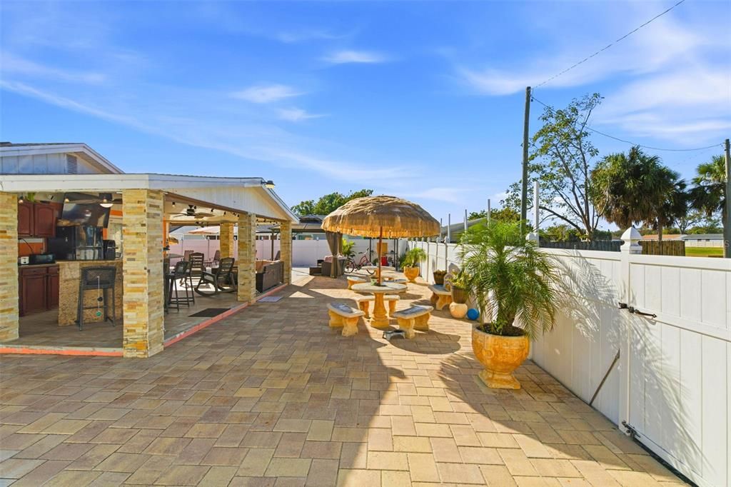 For Sale: $485,000 (4 beds, 3 baths, 1566 Square Feet)