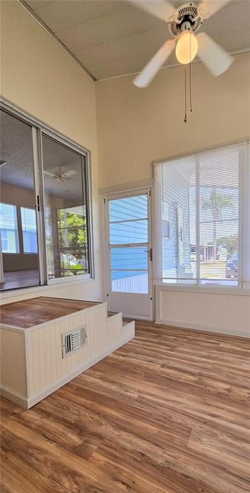 В аренду: $1,600 (2 спален, 1 ванн, 800 Квадратных фут)