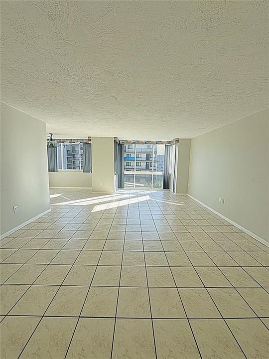 En Renta: $2,495 (2 camas, 2 baños, 1350 Pies cuadrados)