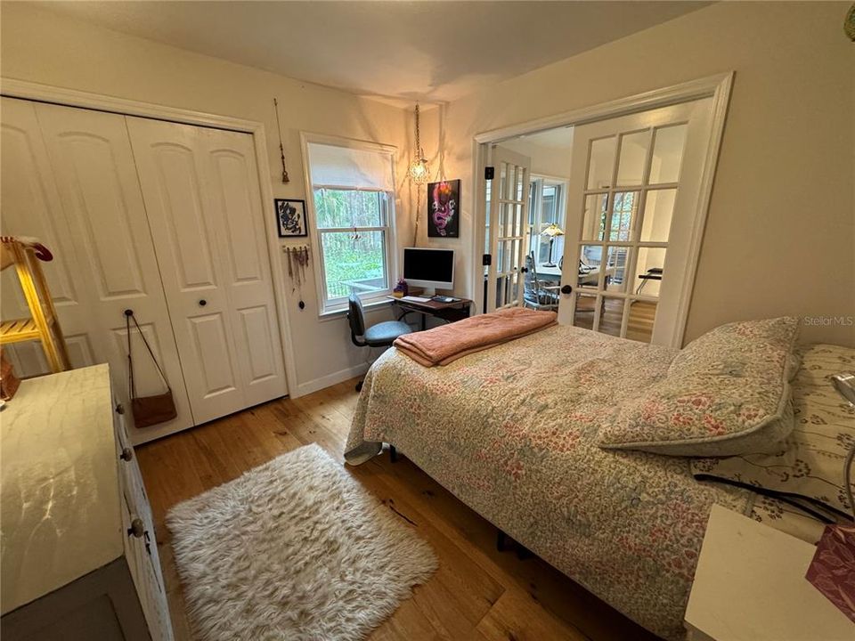 Active With Contract: $247,000 (2 beds, 2 baths, 1003 Square Feet)