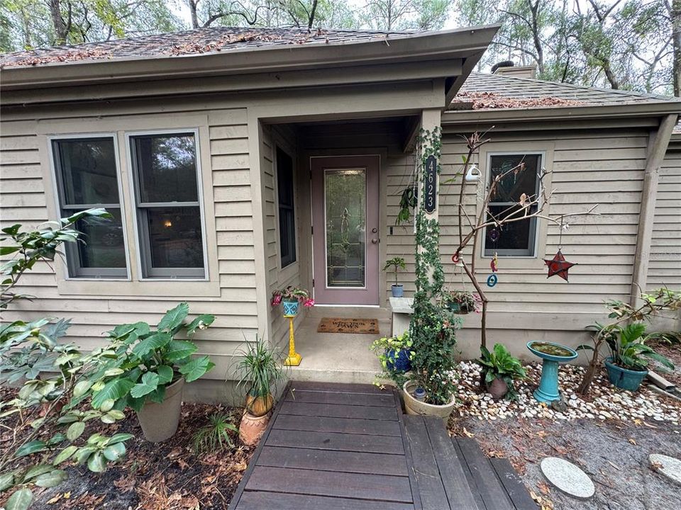 Active With Contract: $247,000 (2 beds, 2 baths, 1003 Square Feet)