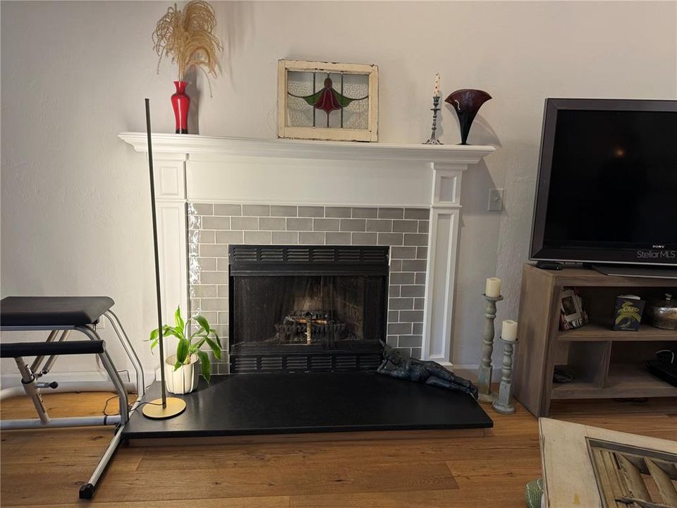 Active With Contract: $247,000 (2 beds, 2 baths, 1003 Square Feet)