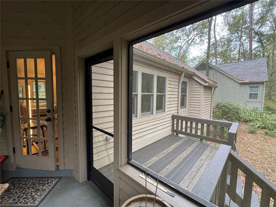 Active With Contract: $247,000 (2 beds, 2 baths, 1003 Square Feet)