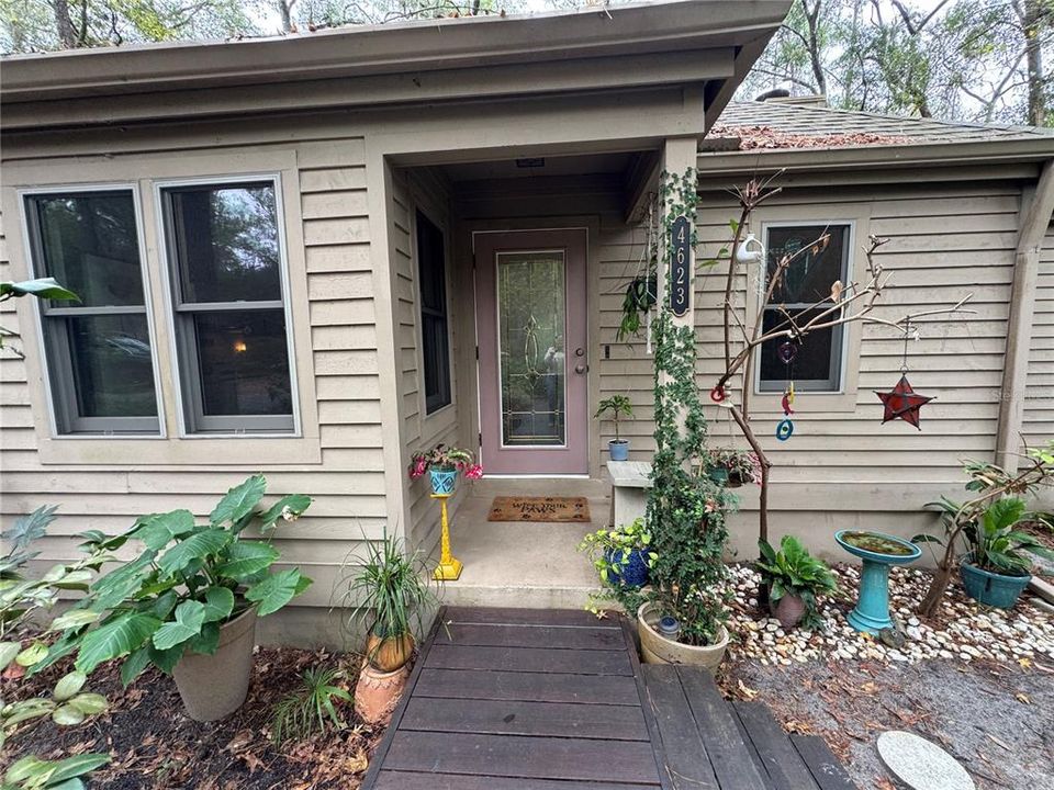 Active With Contract: $247,000 (2 beds, 2 baths, 1003 Square Feet)