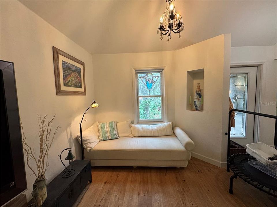 Active With Contract: $247,000 (2 beds, 2 baths, 1003 Square Feet)