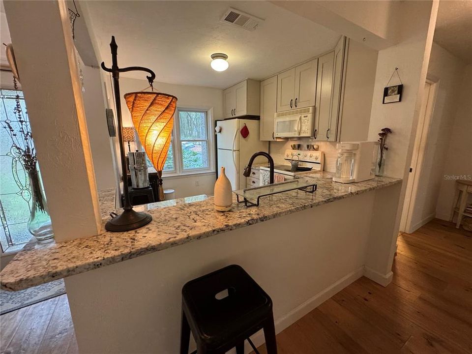 Active With Contract: $247,000 (2 beds, 2 baths, 1003 Square Feet)