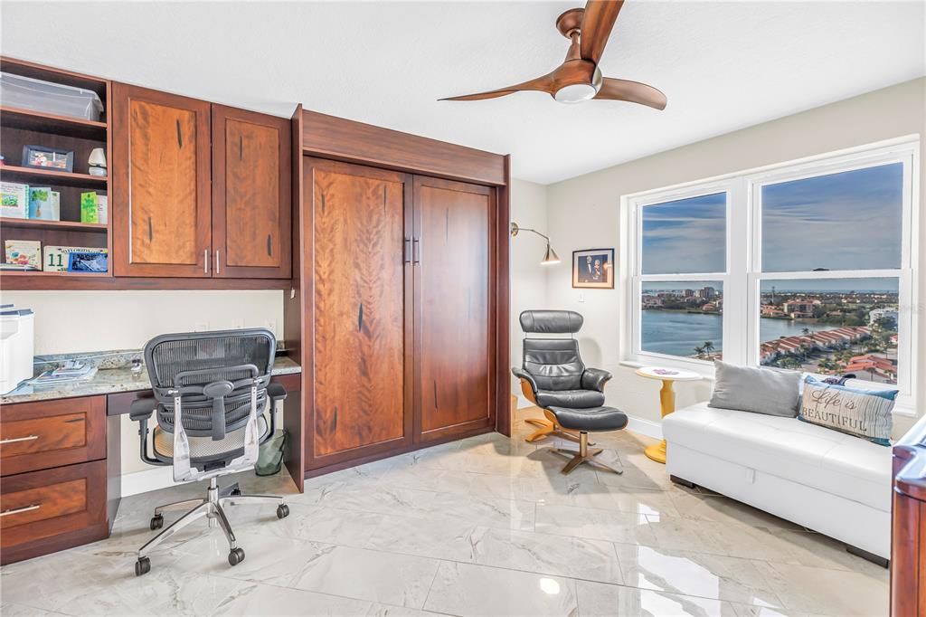 На продажу: $389,900 (2 спален, 2 ванн, 1175 Квадратных фут)