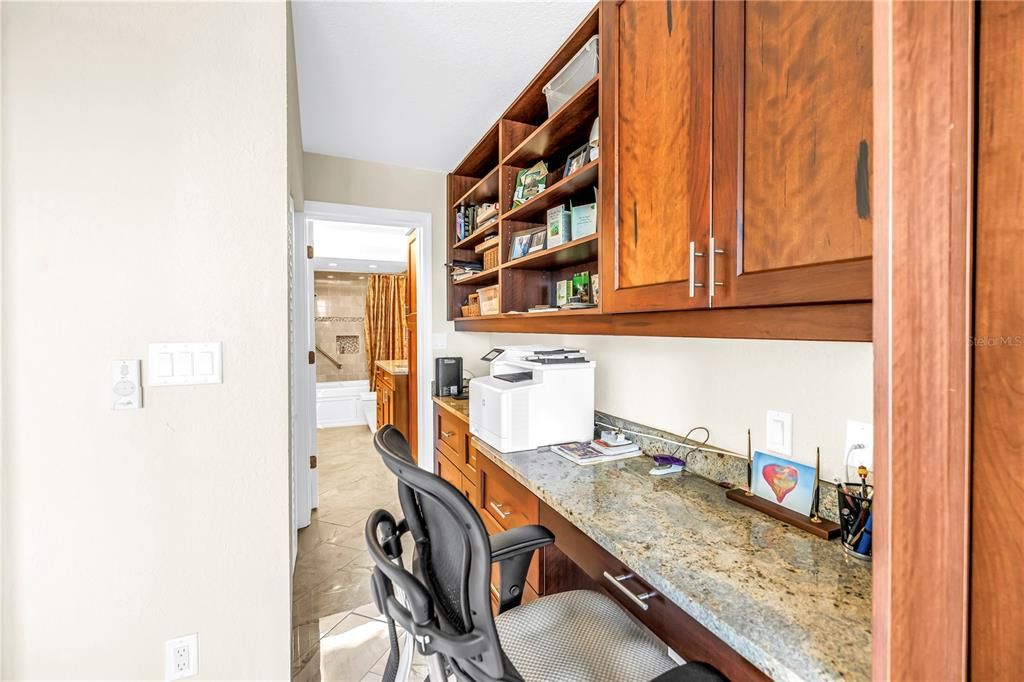 На продажу: $389,900 (2 спален, 2 ванн, 1175 Квадратных фут)