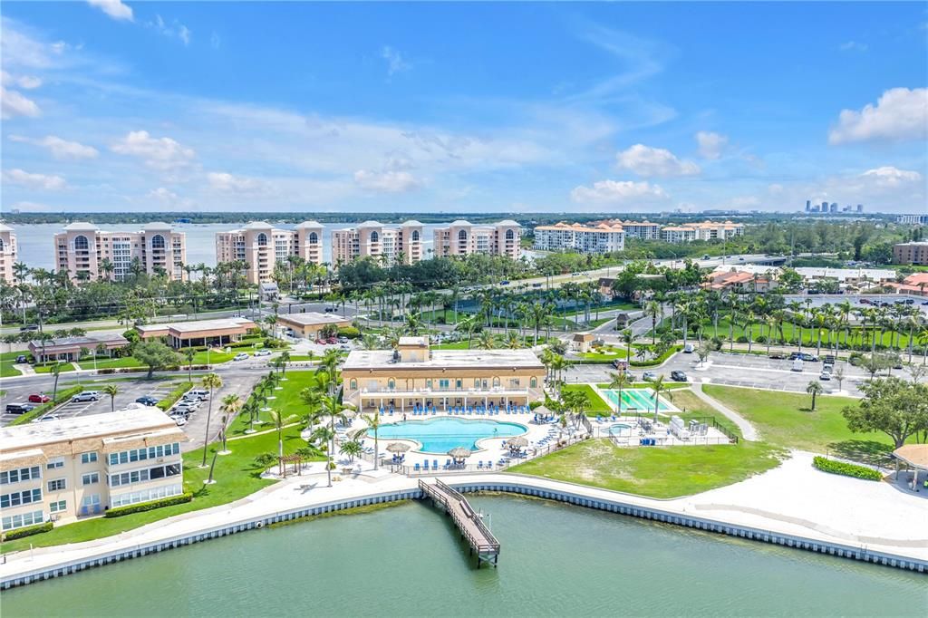 На продажу: $389,900 (2 спален, 2 ванн, 1175 Квадратных фут)