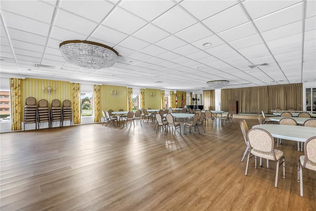 На продажу: $389,900 (2 спален, 2 ванн, 1175 Квадратных фут)