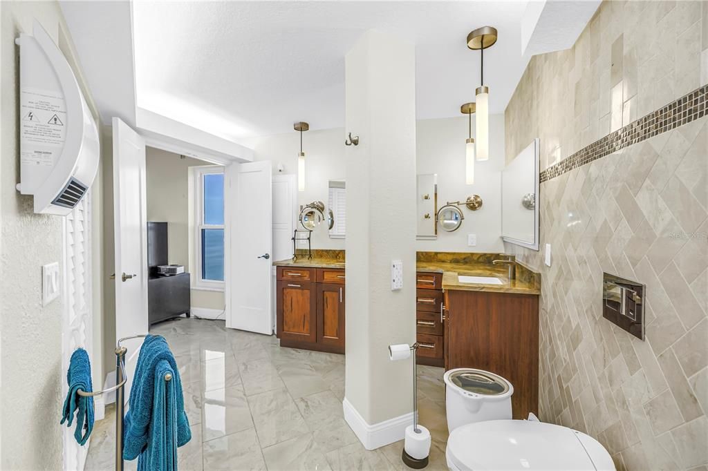 На продажу: $389,900 (2 спален, 2 ванн, 1175 Квадратных фут)