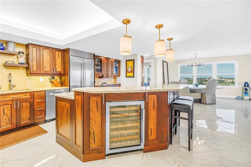 На продажу: $389,900 (2 спален, 2 ванн, 1175 Квадратных фут)