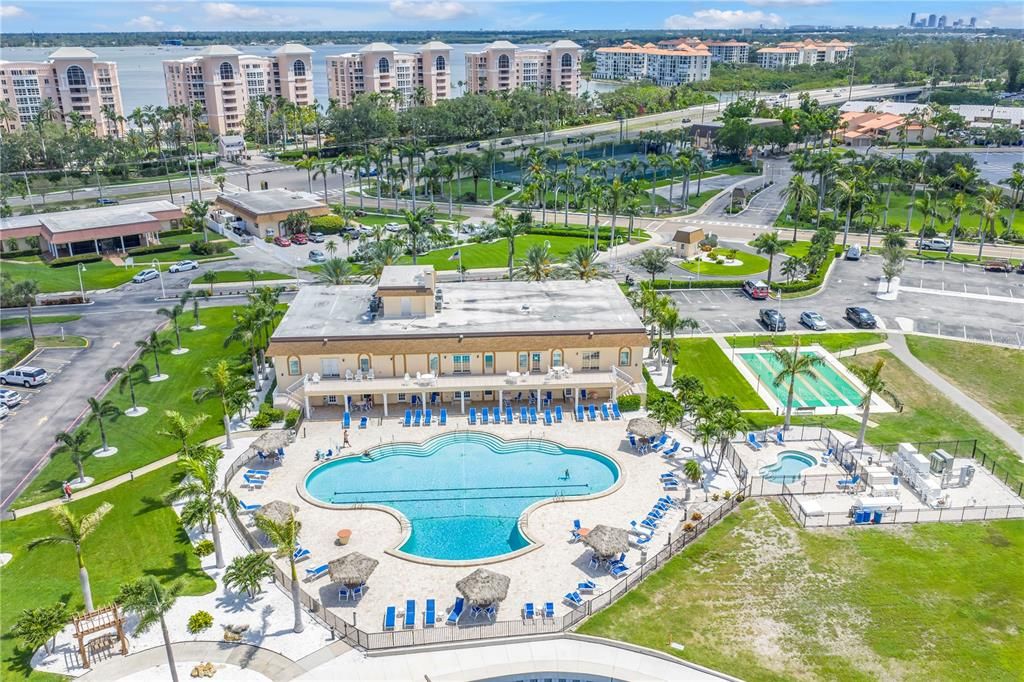 На продажу: $389,900 (2 спален, 2 ванн, 1175 Квадратных фут)