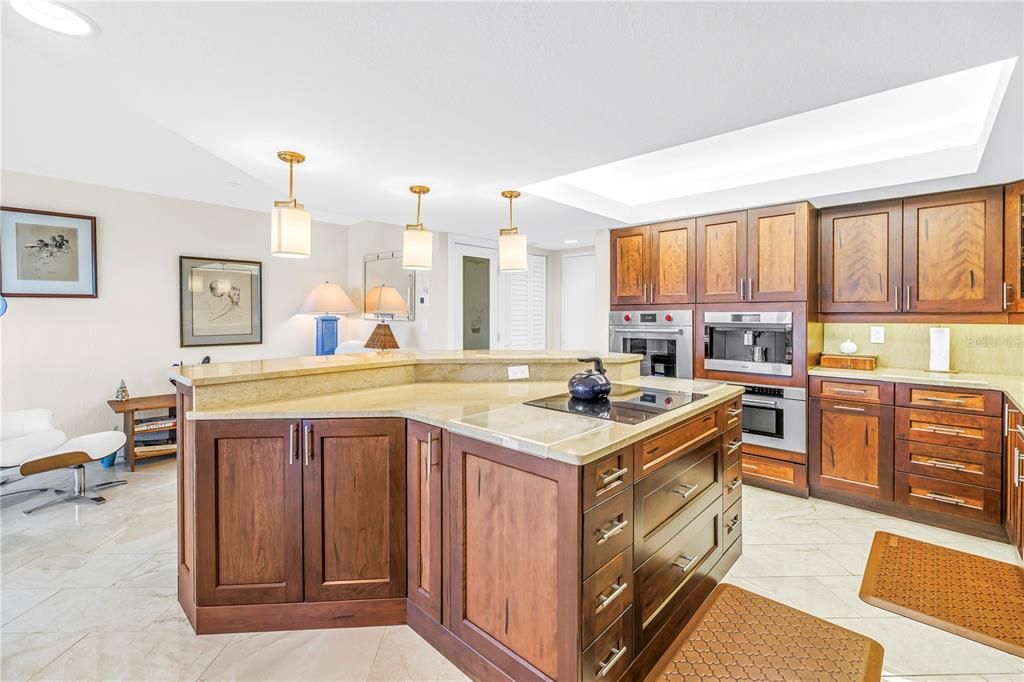 На продажу: $389,900 (2 спален, 2 ванн, 1175 Квадратных фут)