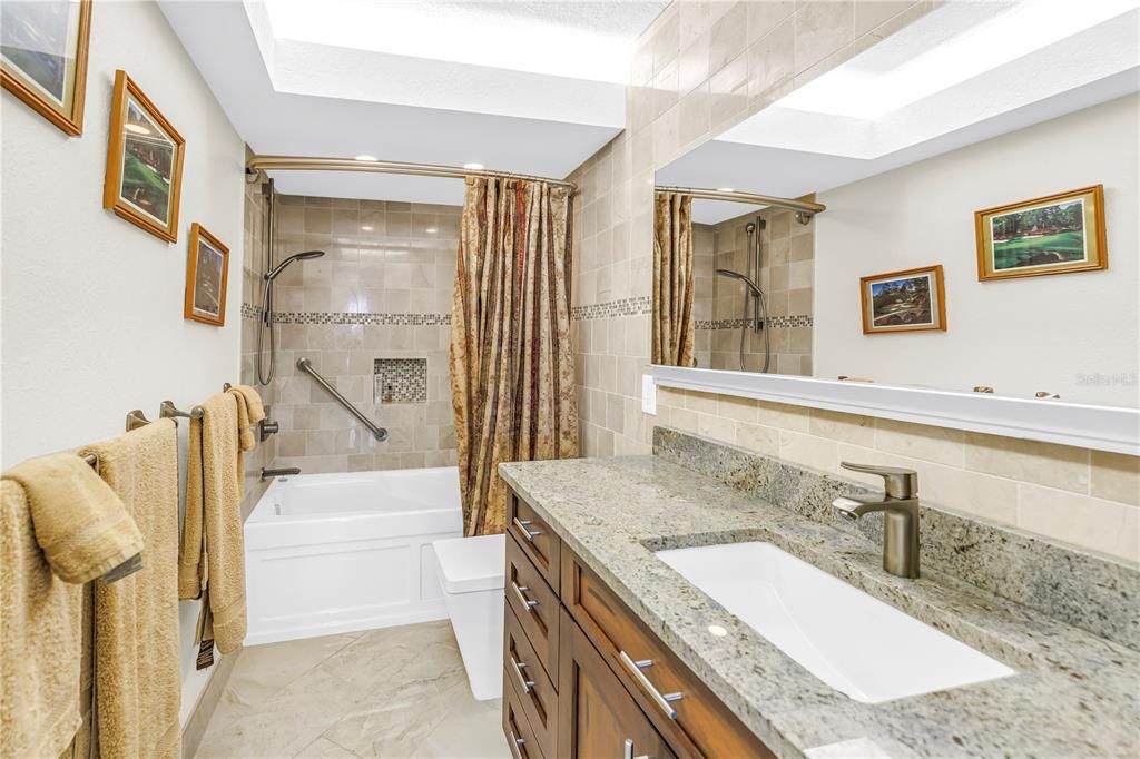 На продажу: $389,900 (2 спален, 2 ванн, 1175 Квадратных фут)