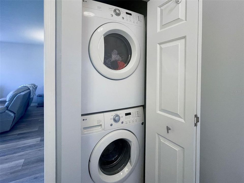 Под контрактом: $130,000 (2 спален, 2 ванн, 924 Квадратных фут)