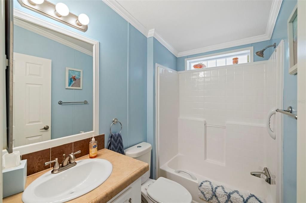 For Sale: $205,000 (3 beds, 2 baths, 1296 Square Feet)