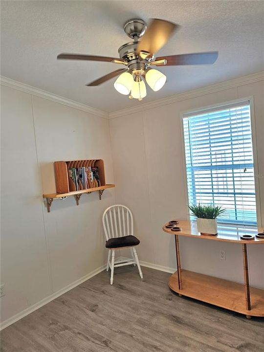 For Sale: $205,000 (3 beds, 2 baths, 1296 Square Feet)