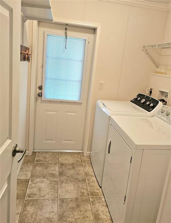 For Sale: $205,000 (3 beds, 2 baths, 1296 Square Feet)