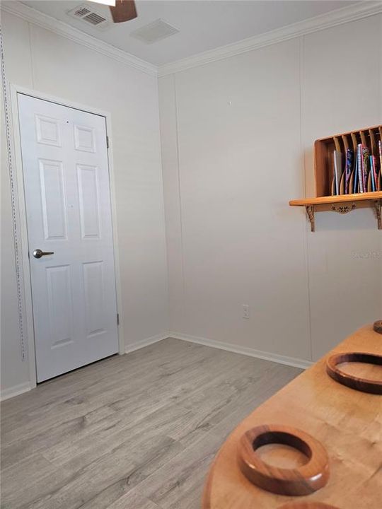 For Sale: $205,000 (3 beds, 2 baths, 1296 Square Feet)