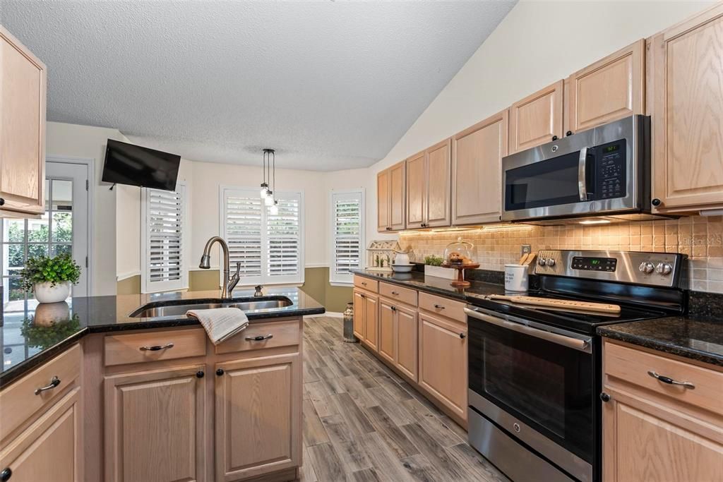 For Sale: $465,000 (4 beds, 2 baths, 2277 Square Feet)