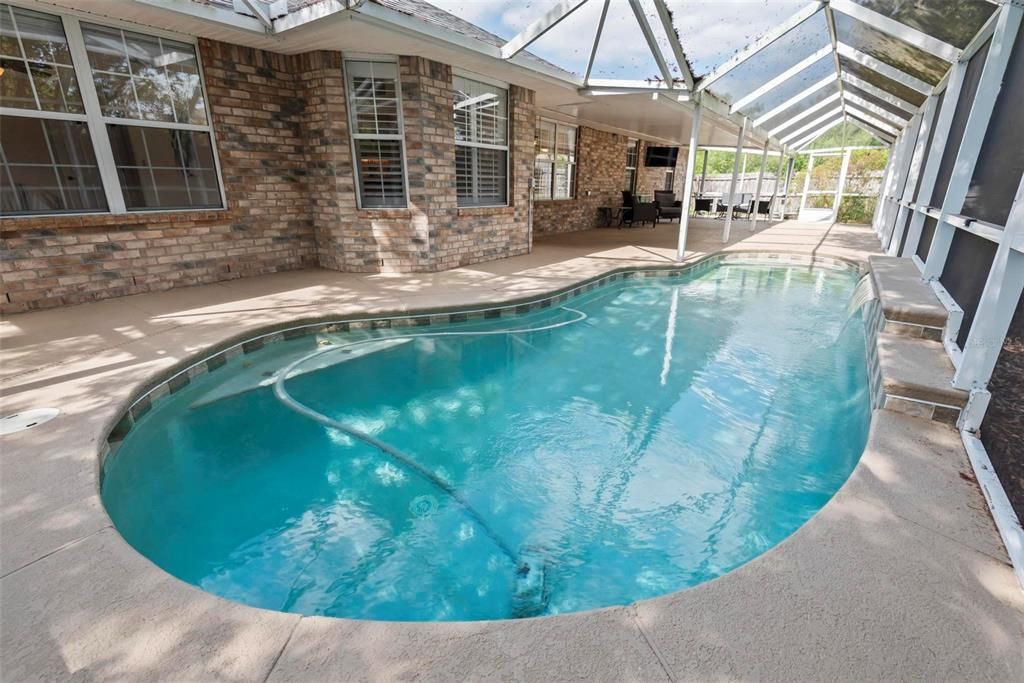 For Sale: $465,000 (4 beds, 2 baths, 2277 Square Feet)