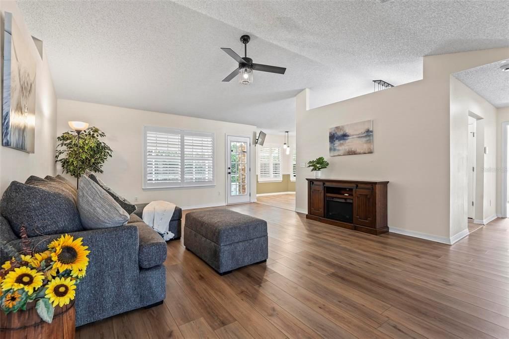 For Sale: $465,000 (4 beds, 2 baths, 2277 Square Feet)